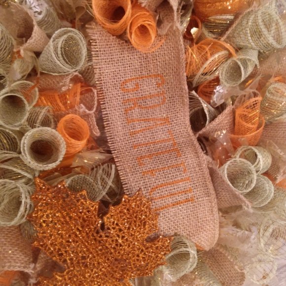 Fall Themed Wreath "Grateful" - Picture 9 of 11